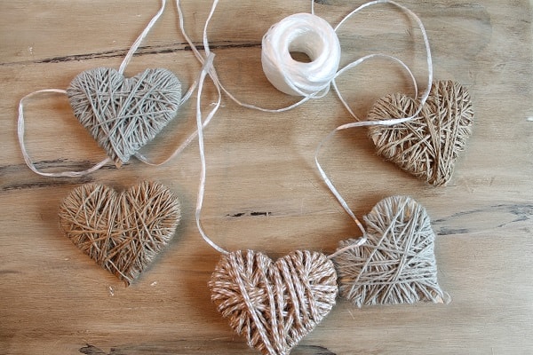 How to Make a Valentine Garland of Hearts - Valentine's Day Crafts