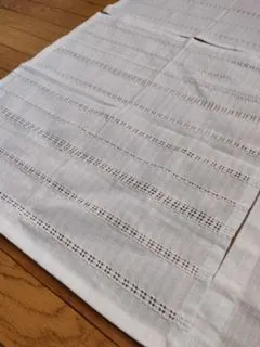 white cloth napkin