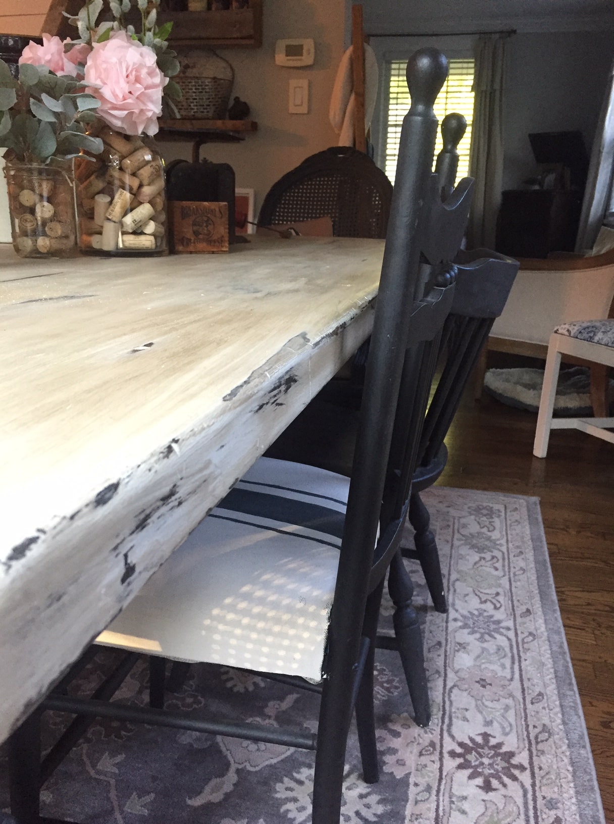 what kind of paint to use on dining room table