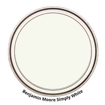 Benjamin Moore Simply White paint can swatch