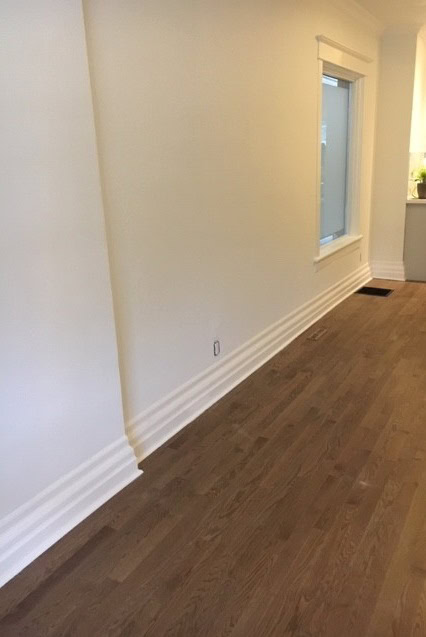 Decorator's White wall and trim