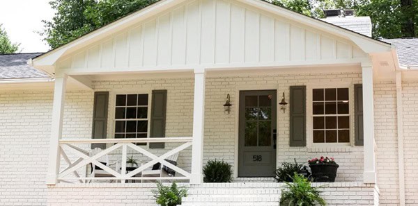 White house, with a porch