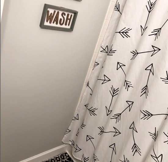bathroom with shower curtain